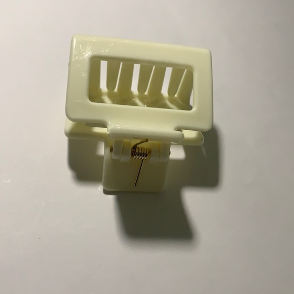 1PC Brand New Solid X-Small Hair Claw - Picture 4 of 6